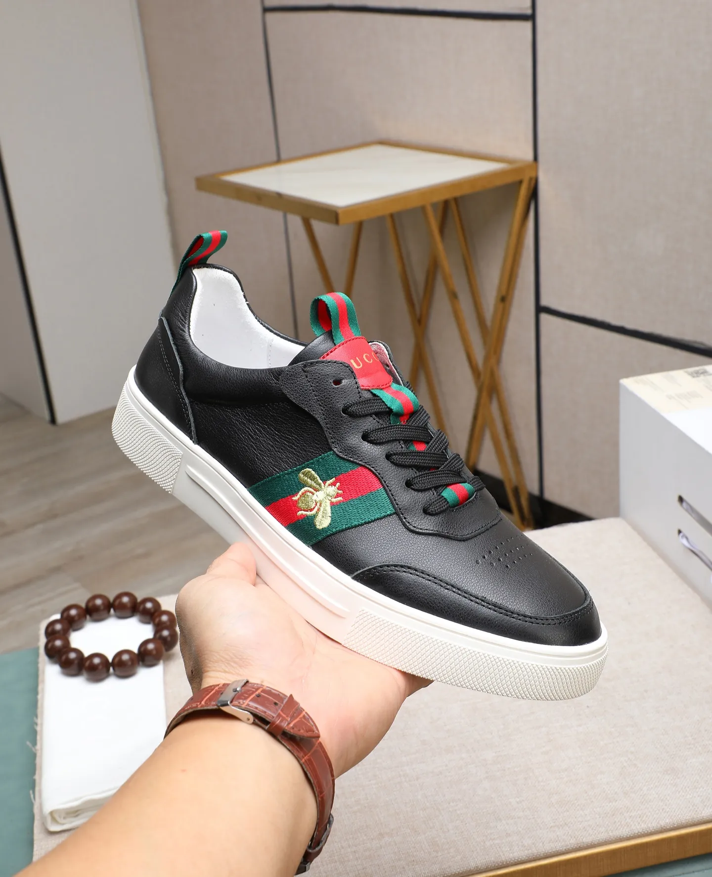 Men's shoes 💰460 GUCCI🔍🔍The latest models are on sale at the same time at the counter. Original calfskin imported from Italy, genuine leather lining, (high-end, extravagant, and classy) with exquisite workmanship. Soles: Original soles specially provided by the original factory. ⚠Exclusive double-layer movable molded soles are super comfortable⚠. Photos of the real thing🎬The real thing is even better🔍🔍"High quality·Follow the order" Code number 38-44